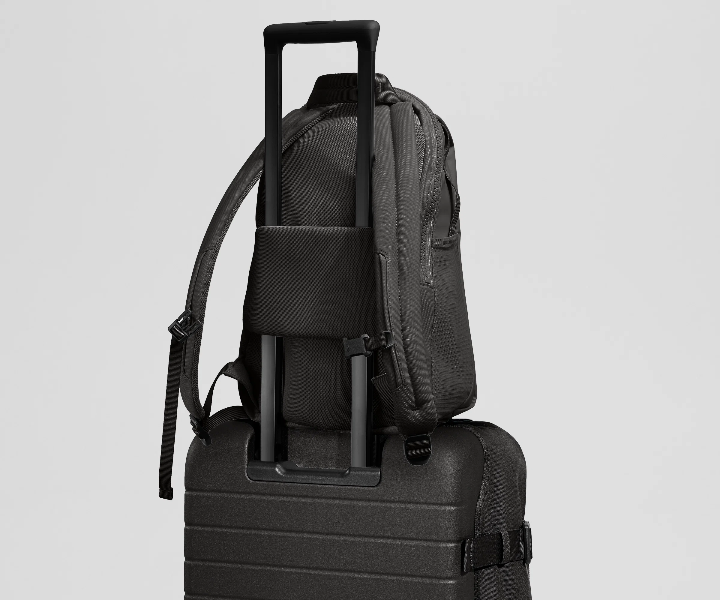 Active Daypack 20L in Jet Black - Image 8