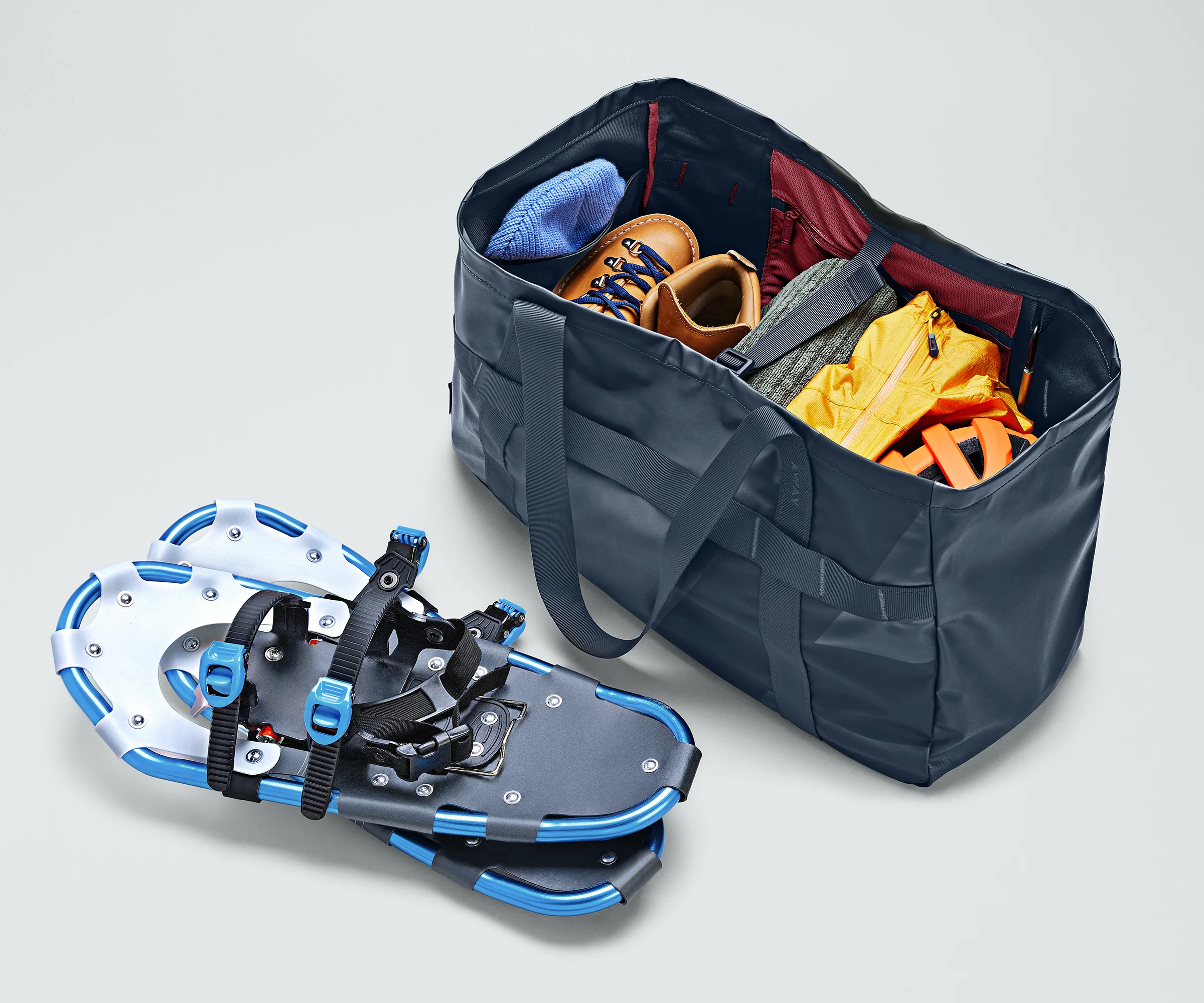 Active Tote 45L in Navy Blue - Image 3
