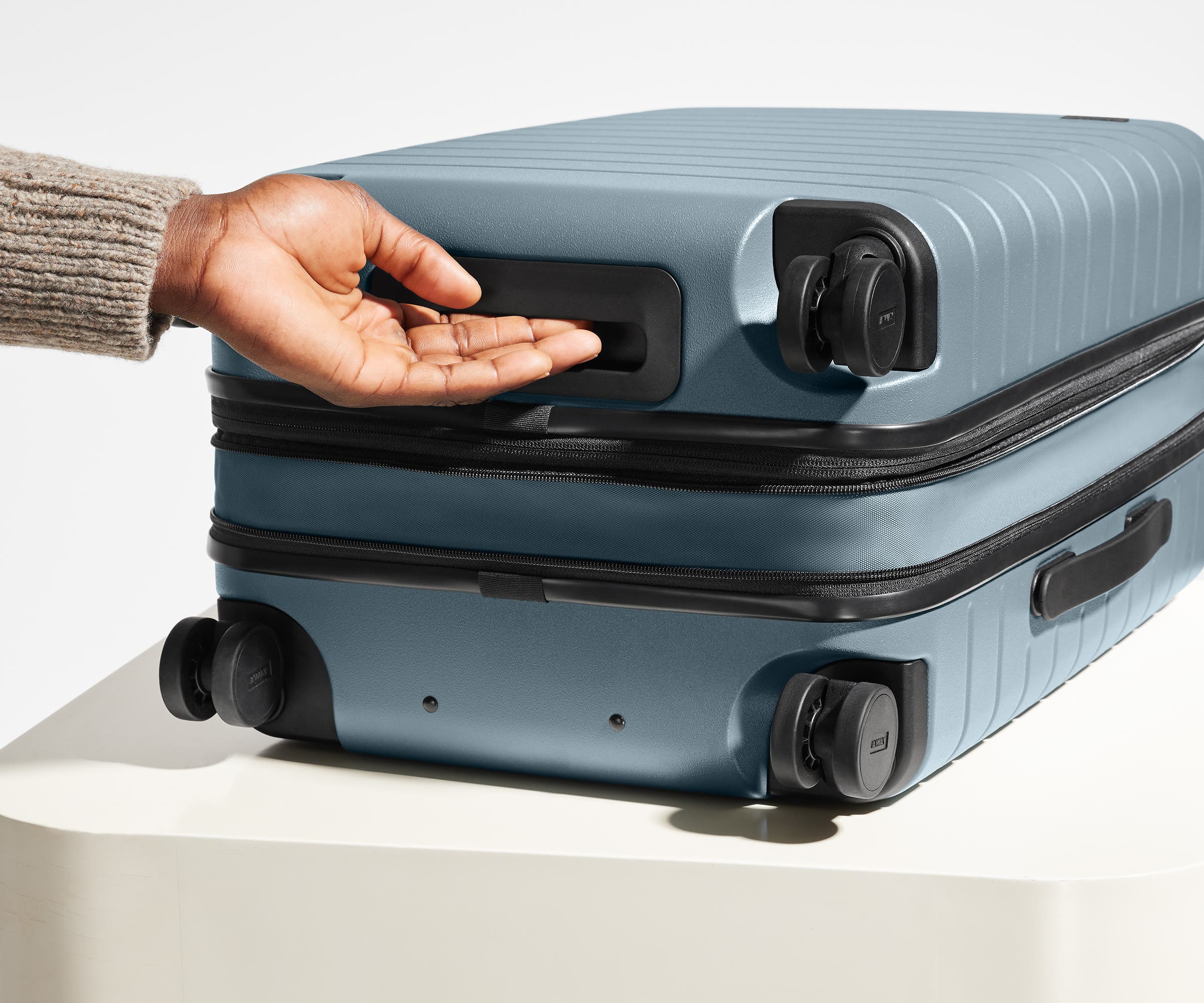 The Carry-On Flex in Coast Blue - Image 7