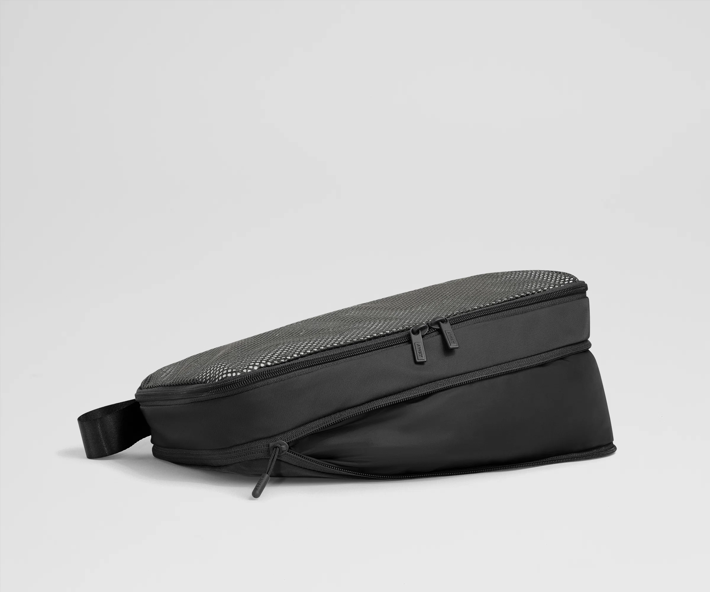 Compression Packing Cubes in Jet Black - Image 2