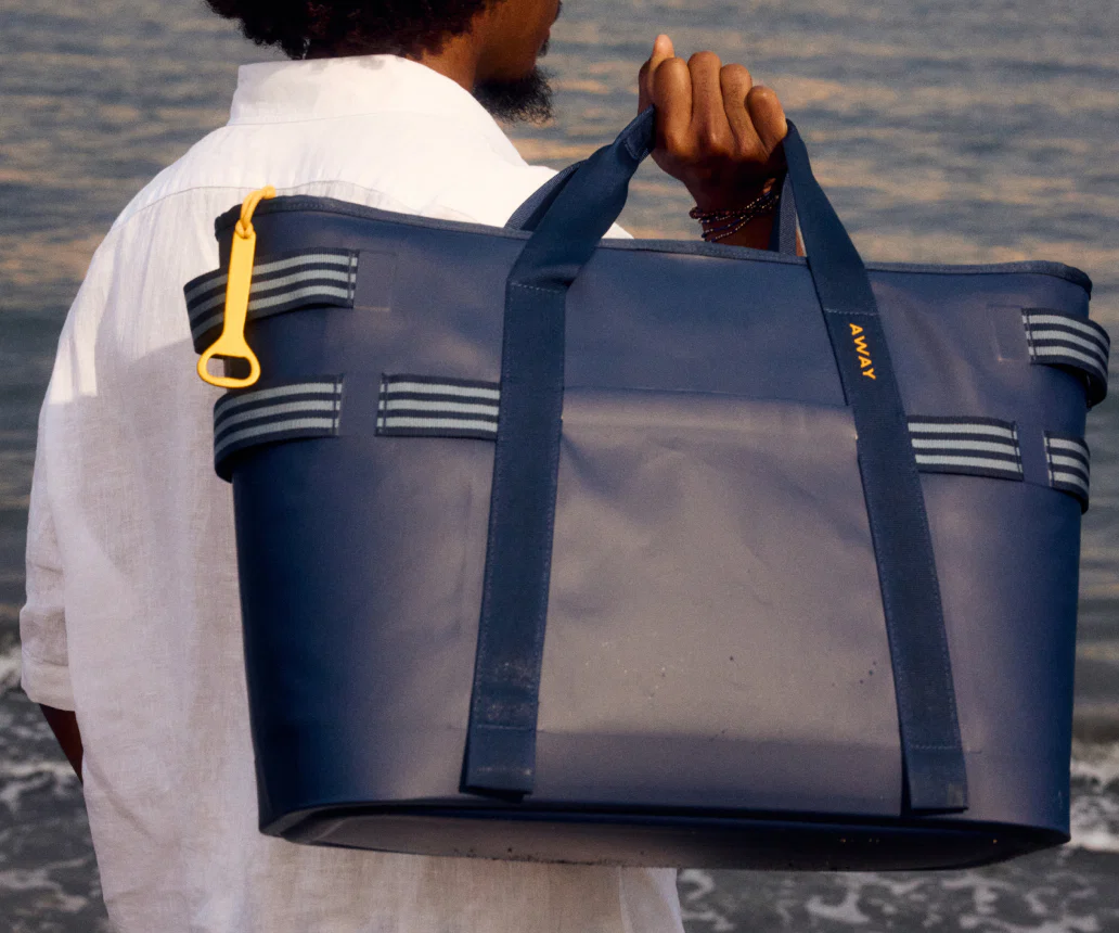 Cooler Tote in Navy Blue - Image 5