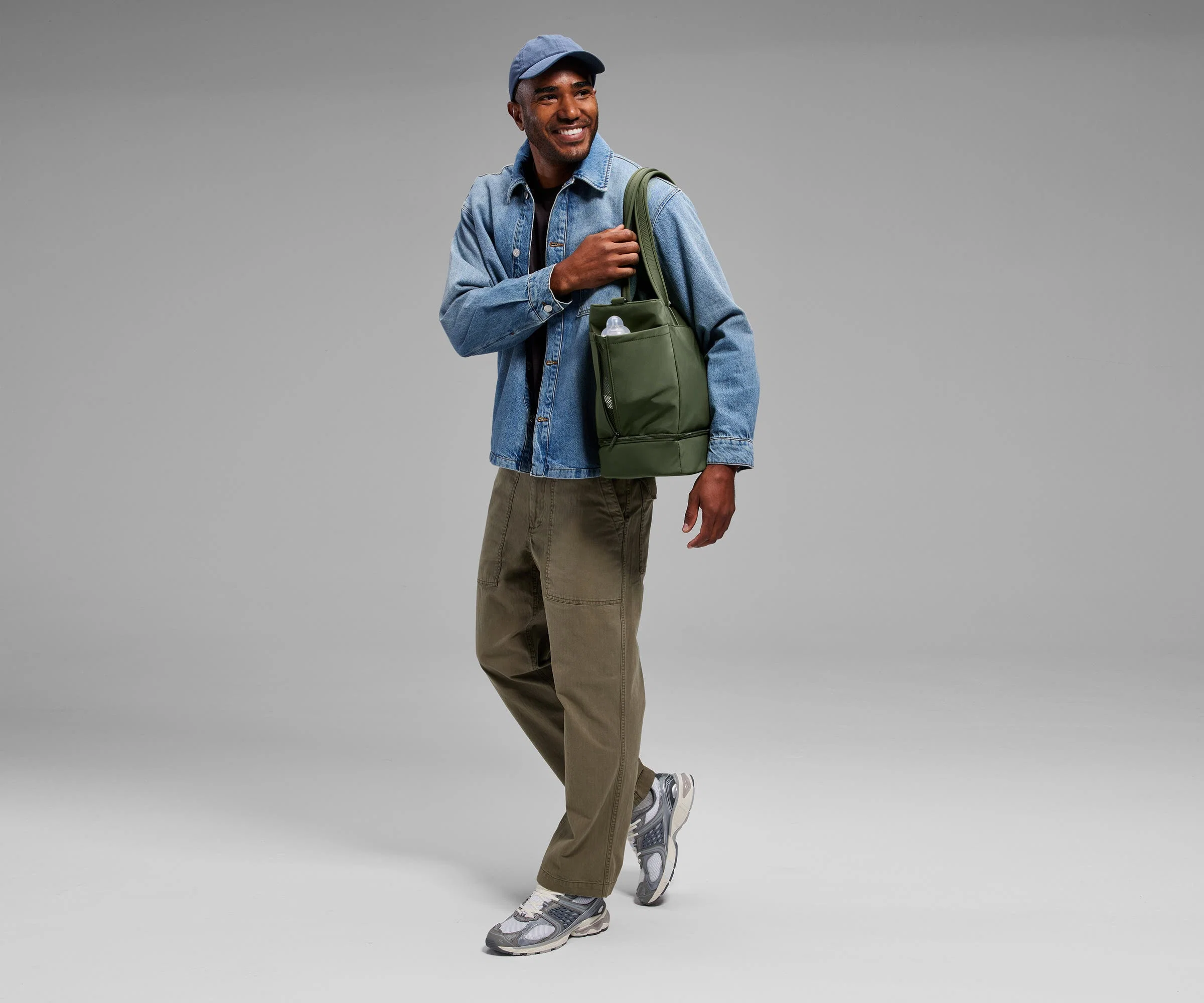 The Double Diaper Tote in Cloud Gray - Image 10