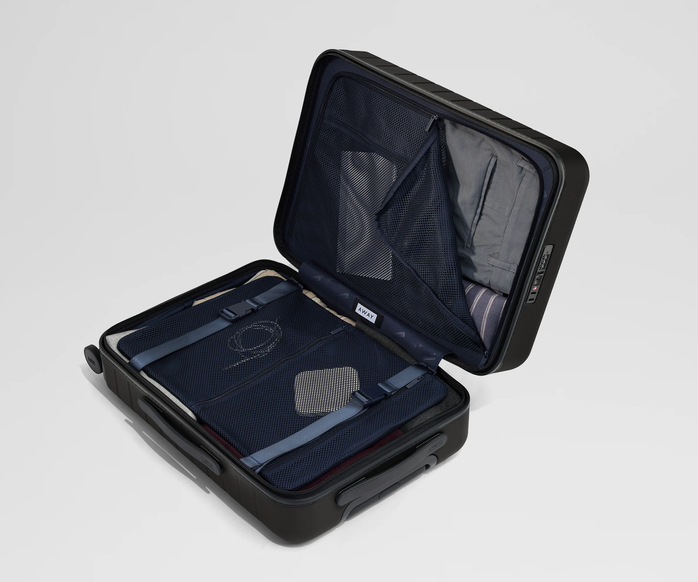 The Executive Bigger Carry-On in Jet Black - Image 8