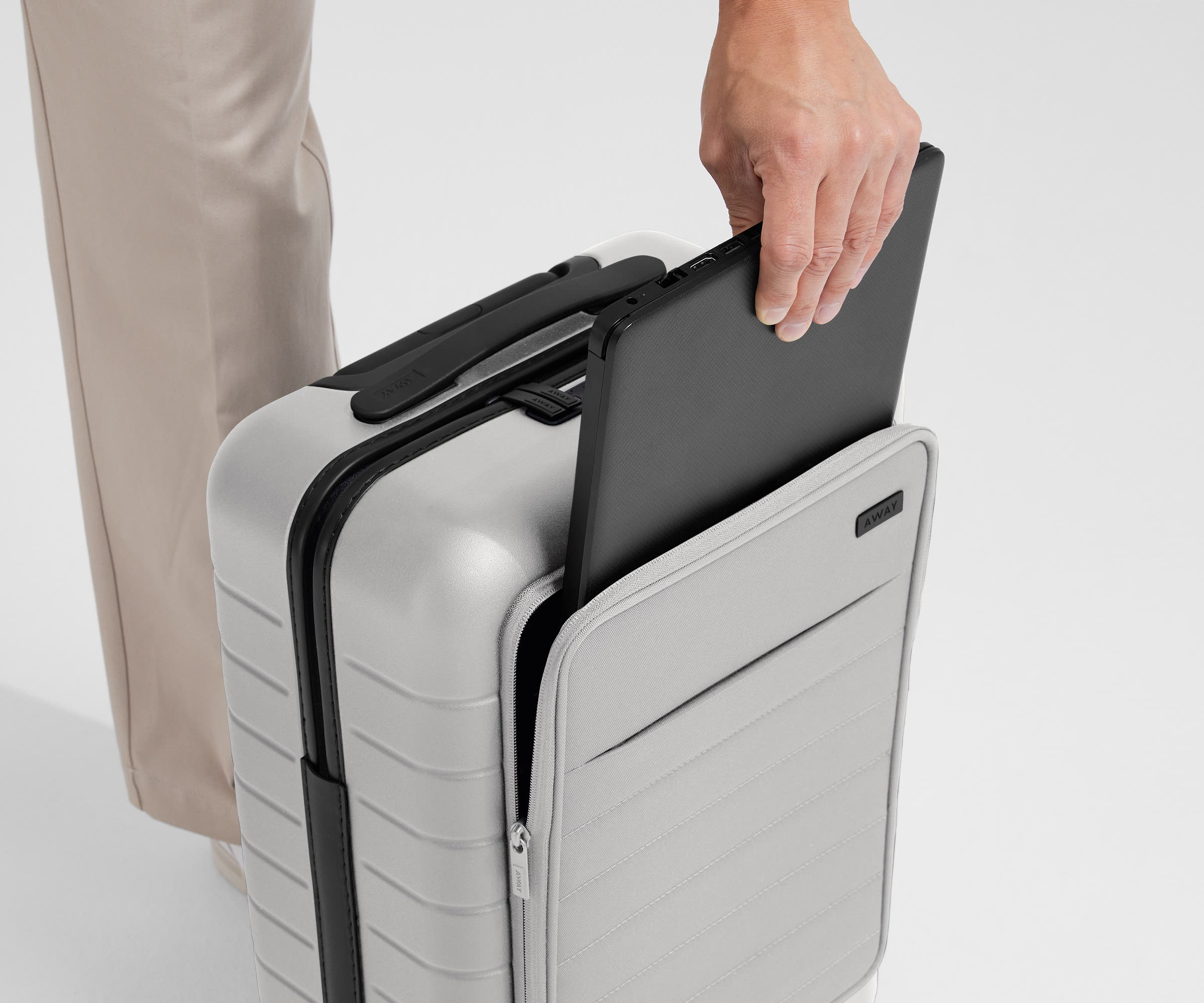 The Executive Carry-On in Cloud Gray - Image 3