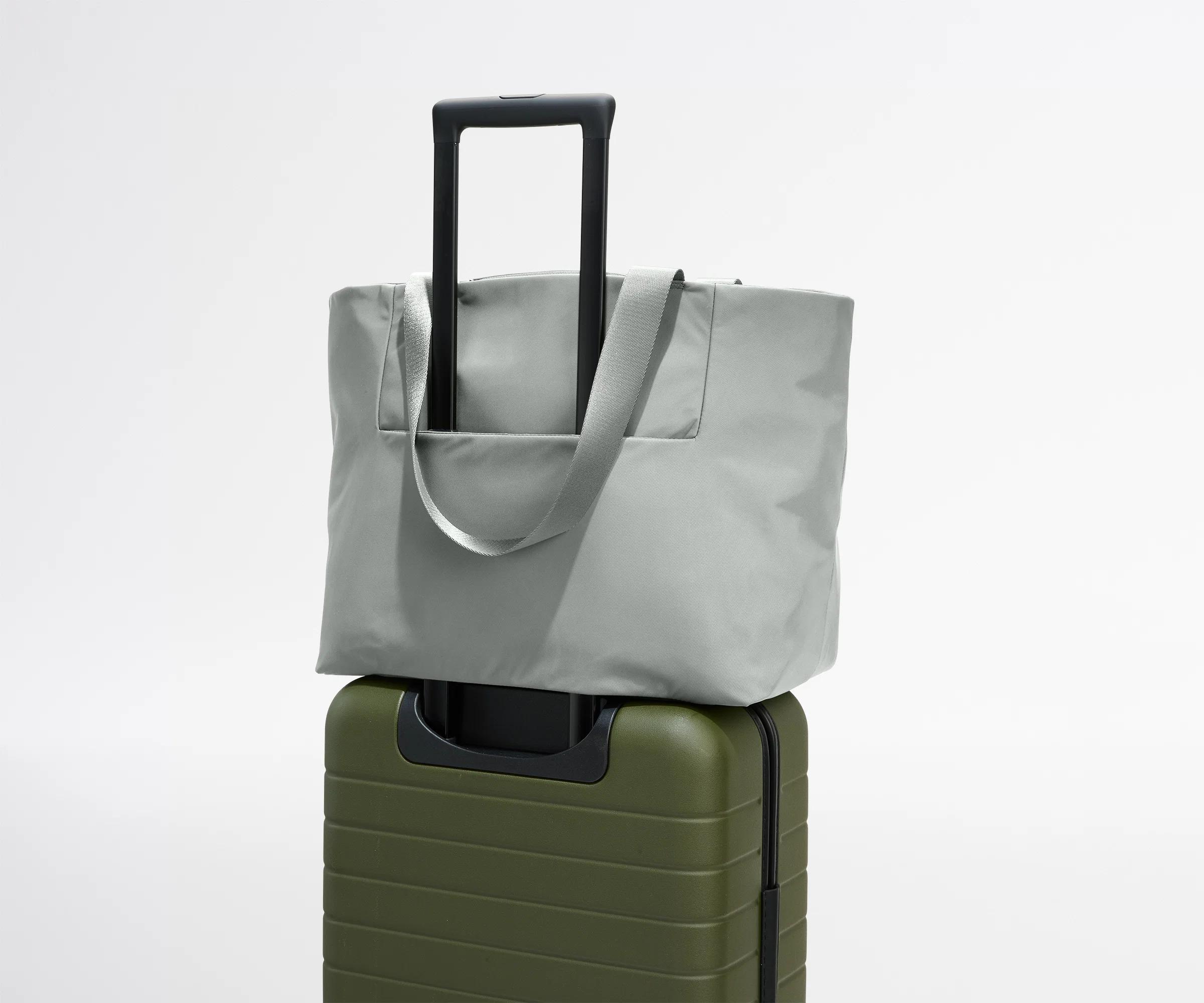 Featherlight Tote in Nordic Gray - Image 7