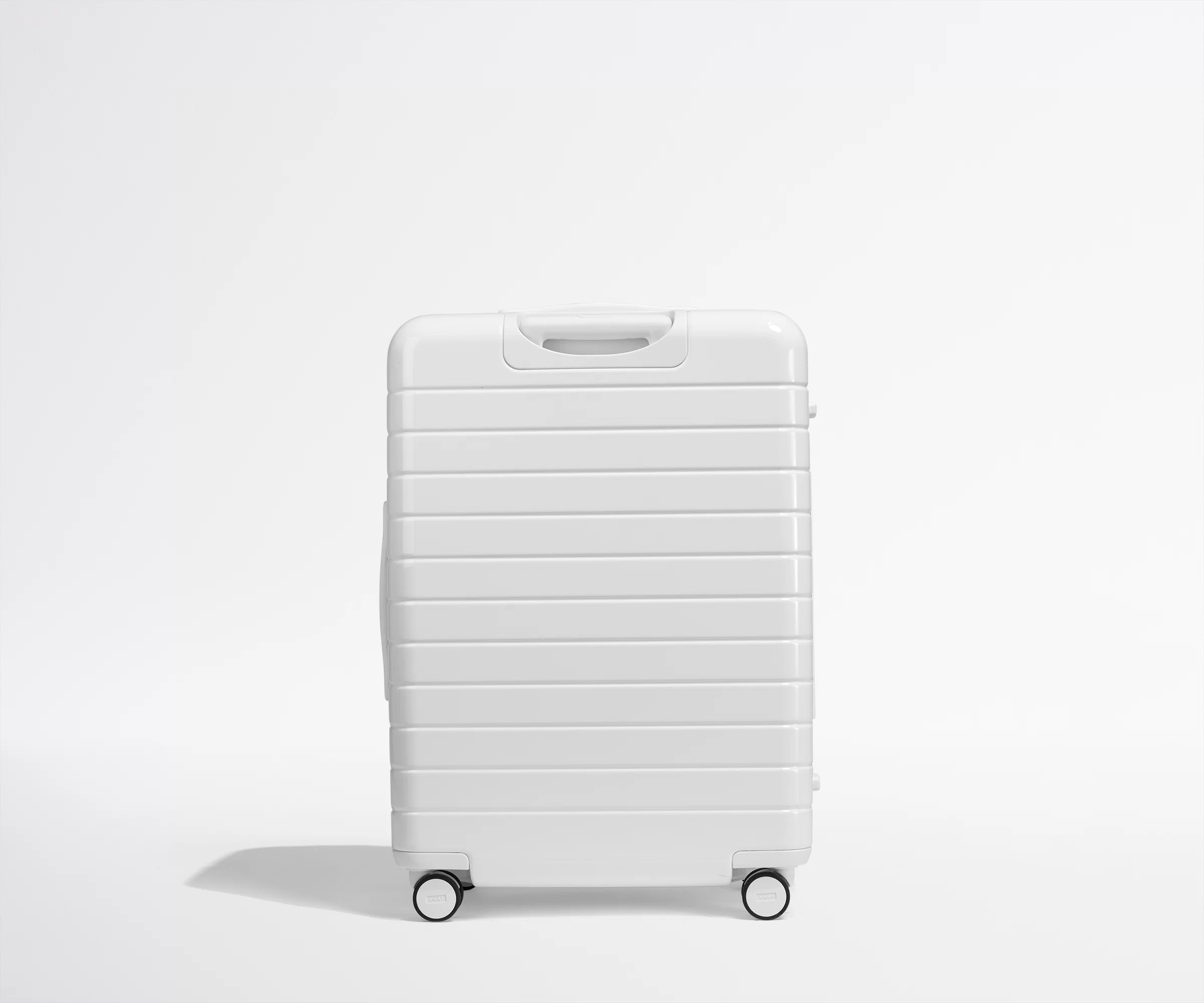 The Medium in Pearl White - Image 4