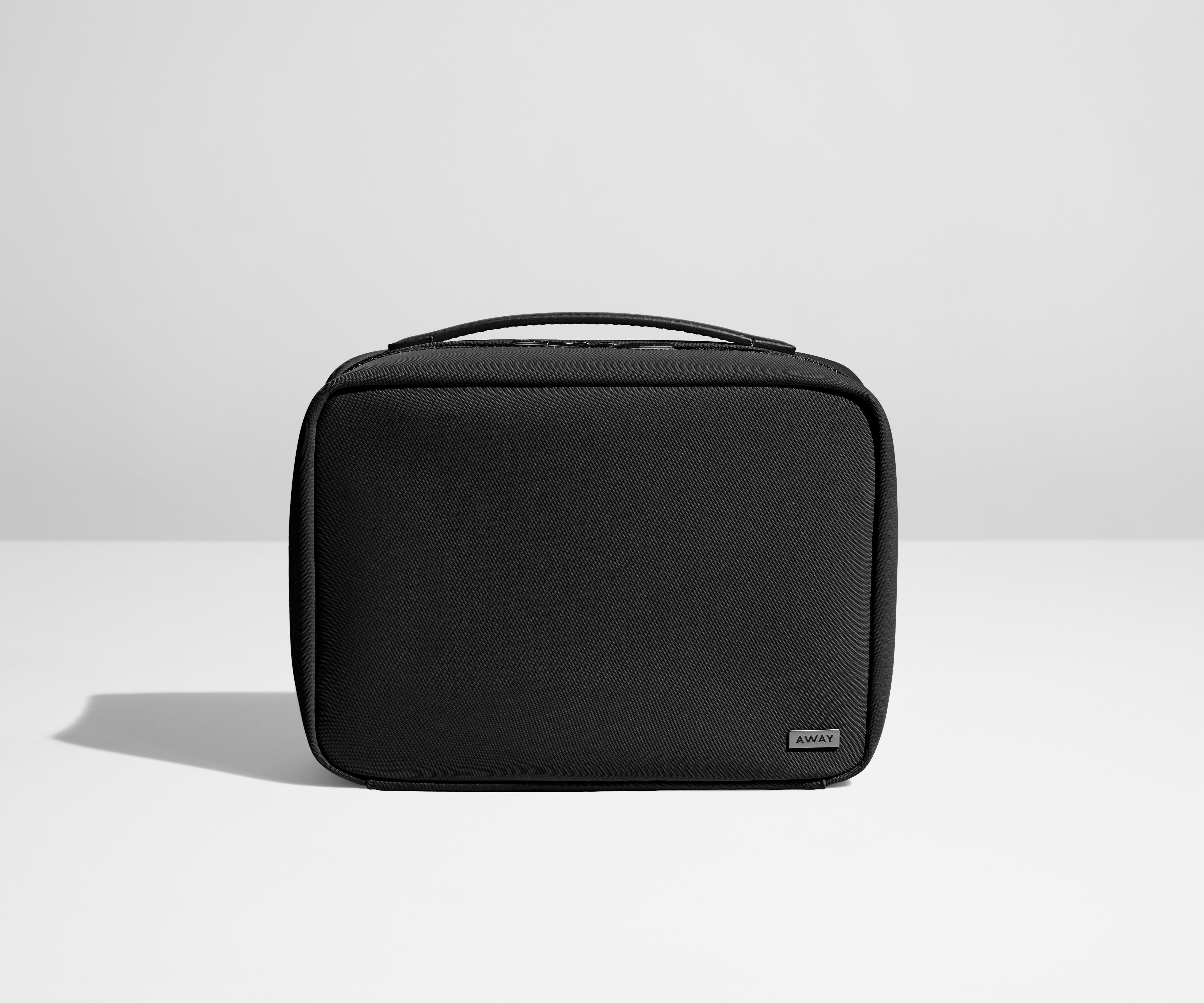 The Hanging Toiletry Bag - Image 3