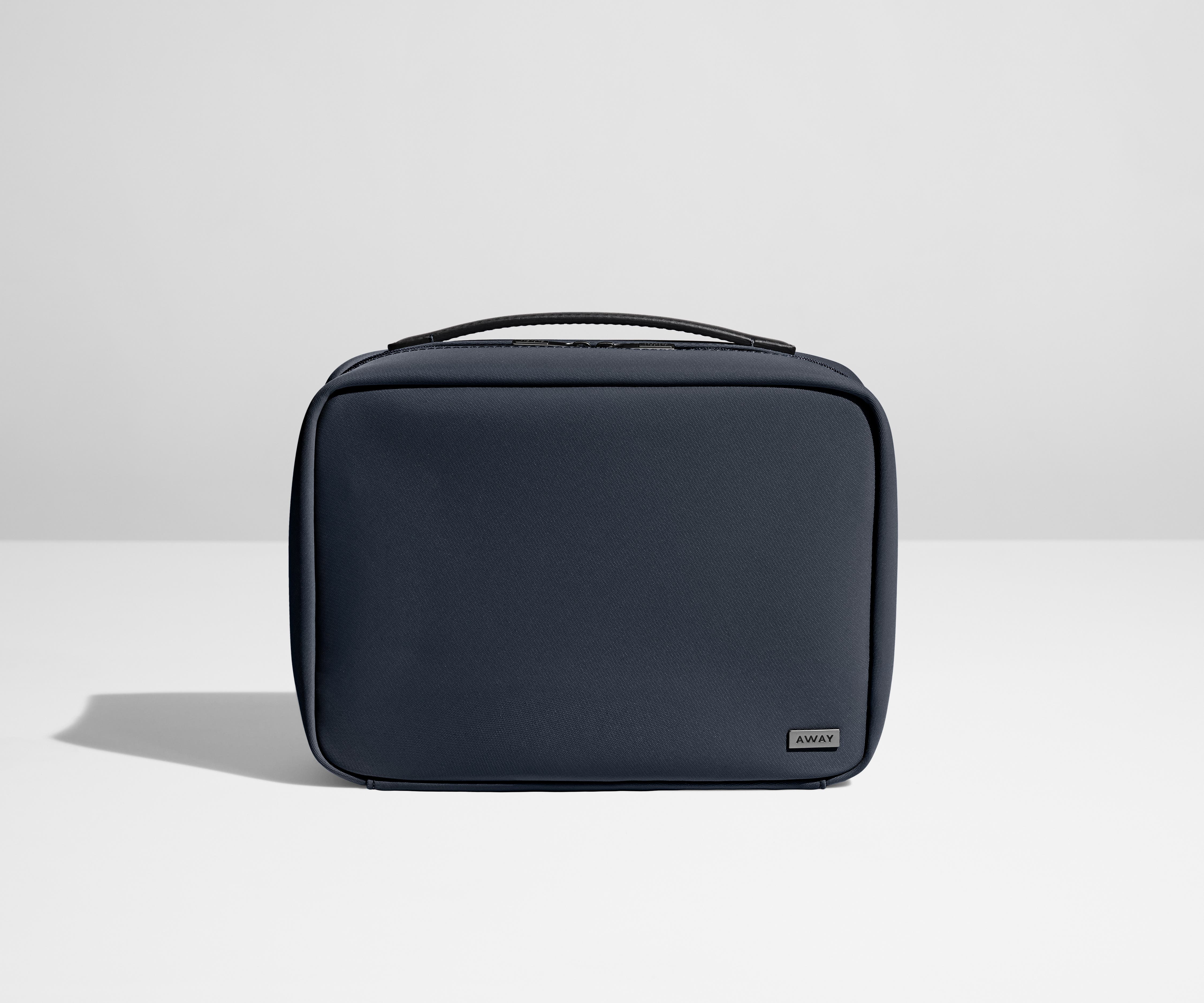 The Hanging Toiletry Bag - Image 4