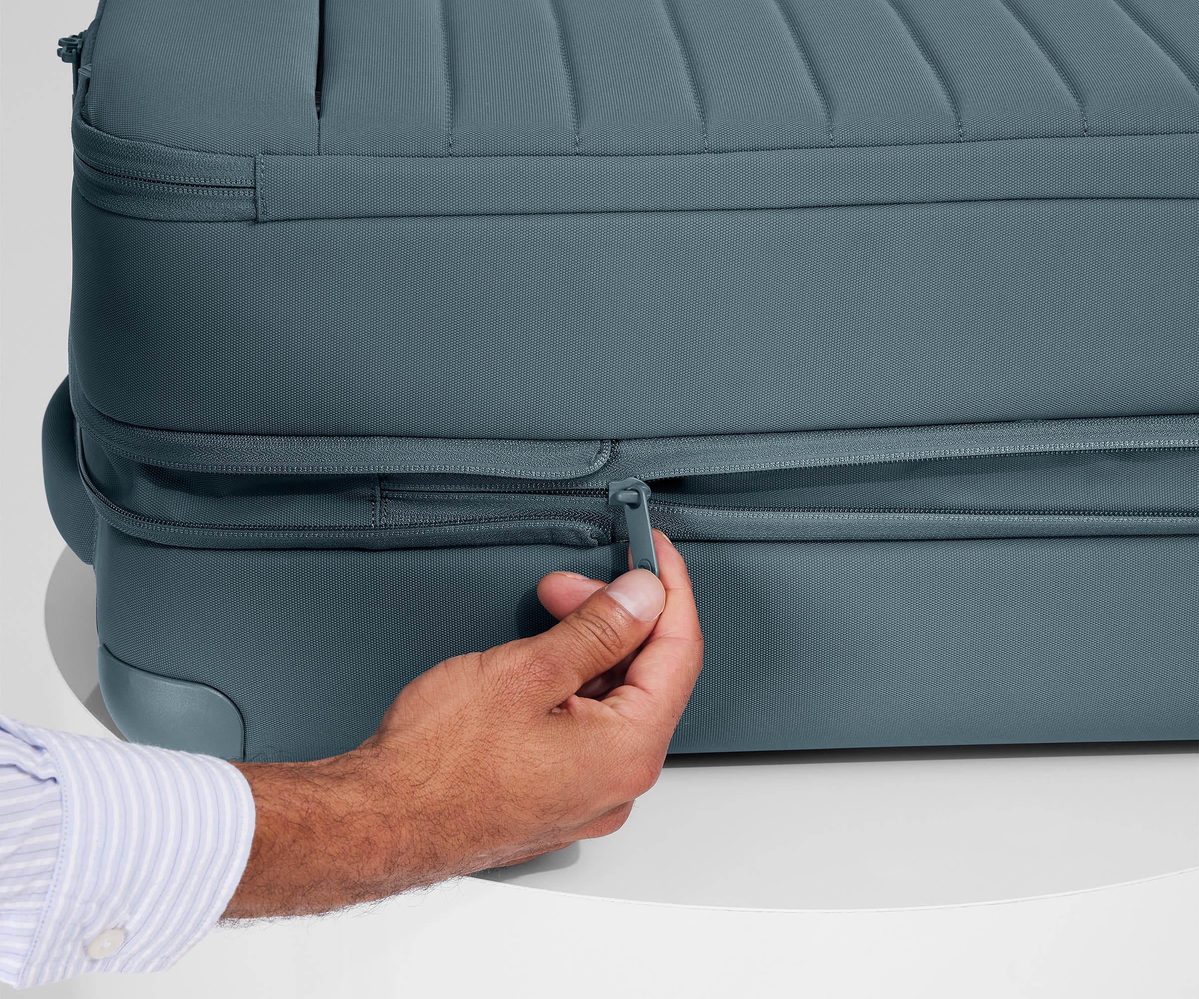 Softside Large in Coast Blue - Image 6