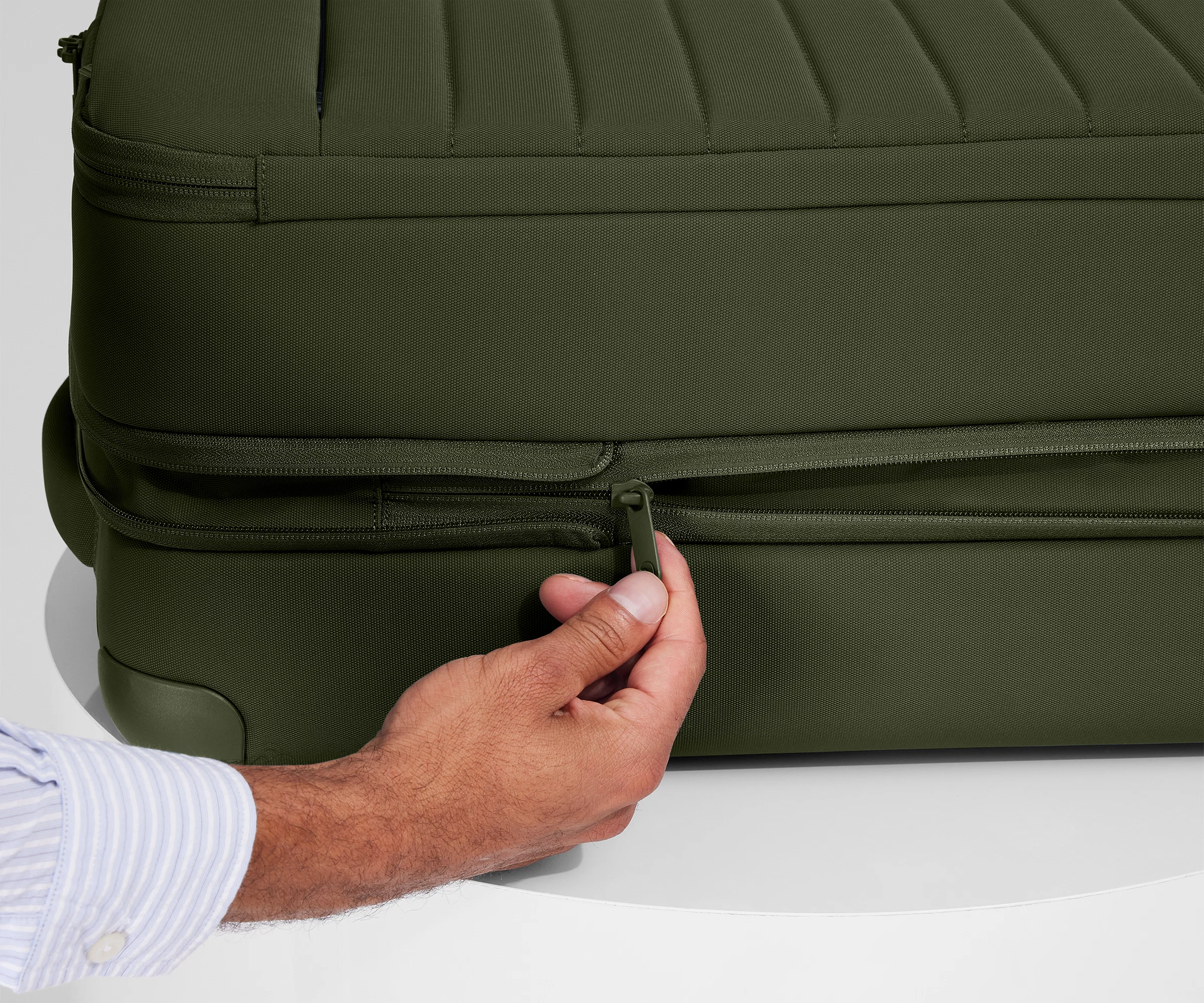 Softside Medium in Olive Green - Image 5