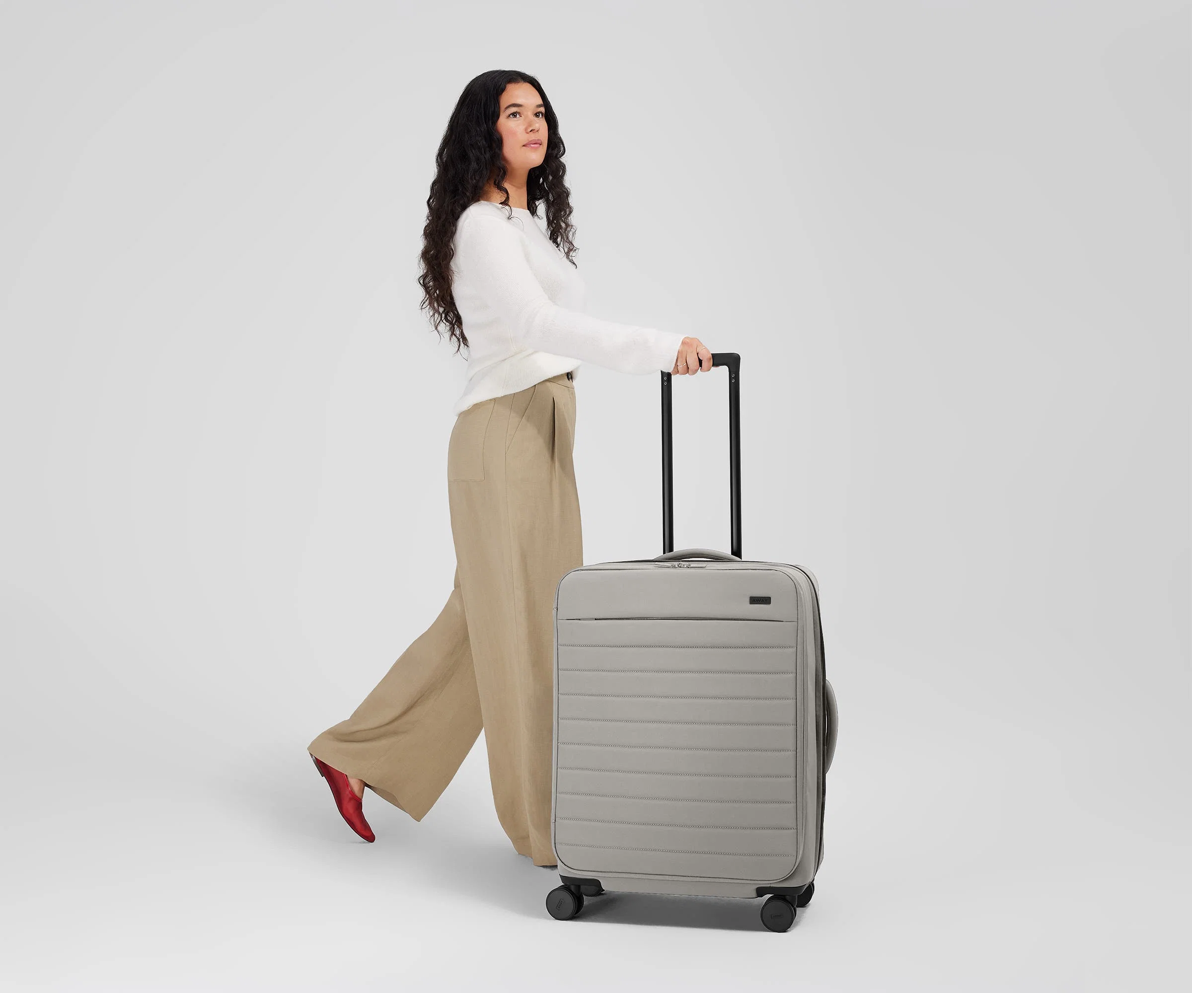 Softside Medium in Cloud Gray - Image 4