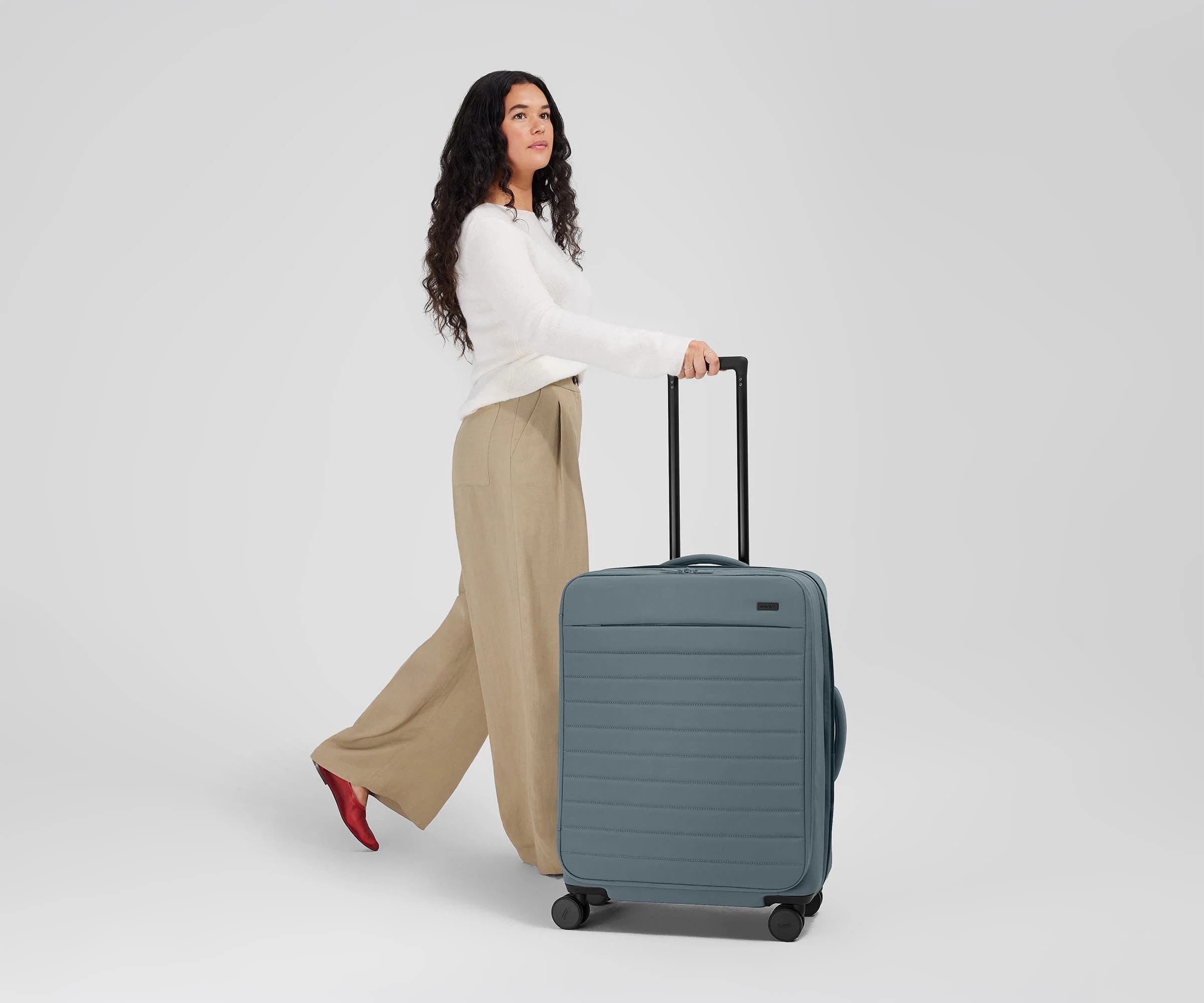 Softside Medium in Coast Blue - Image 4