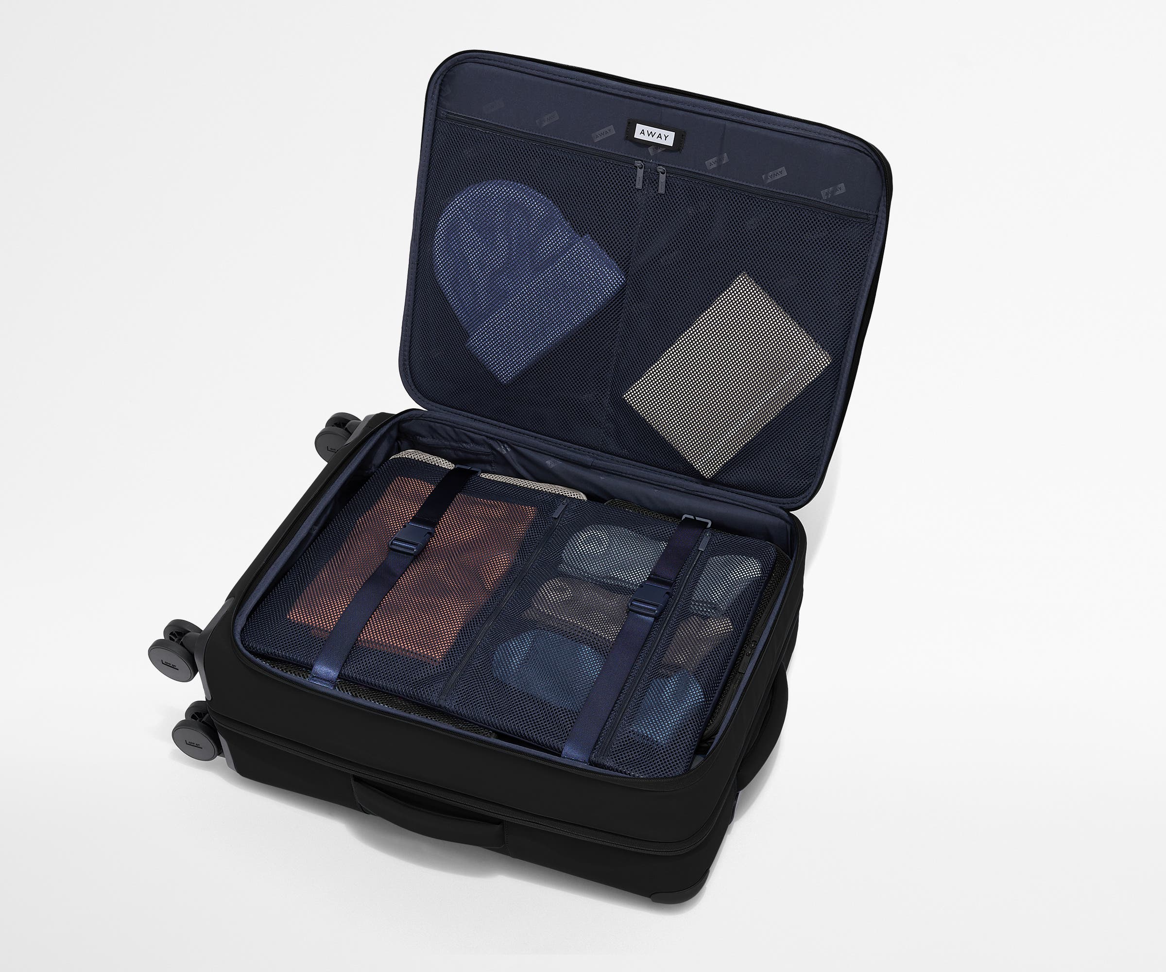 Softside Medium in Jet Black - Image 5